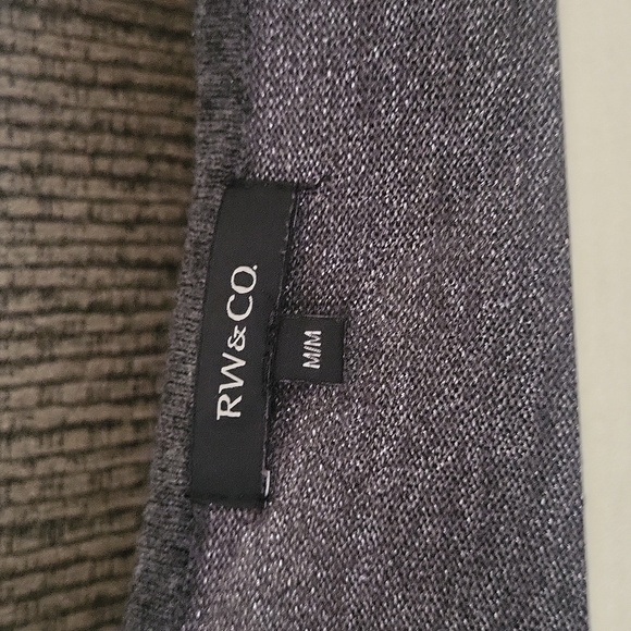 RW&CO sweater v neck - Picture 3 of 8